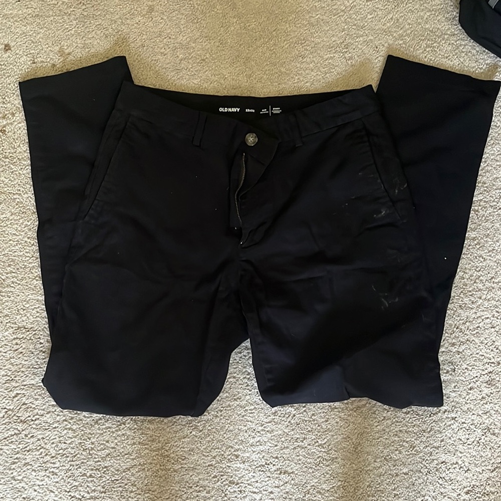 Old Navy black pants. Slim-fit. Size: 32x32. (In good condition)